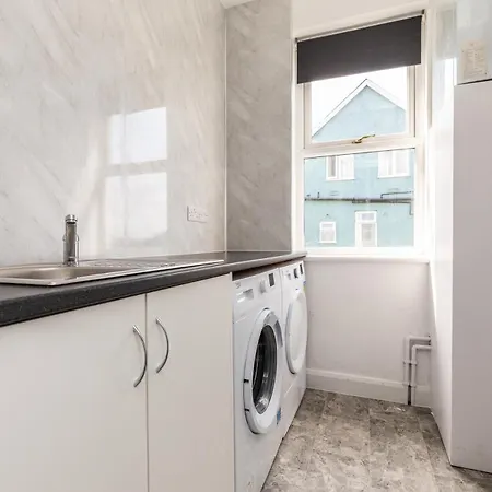 Dove Court Travel 5 - First Floor Ensuite